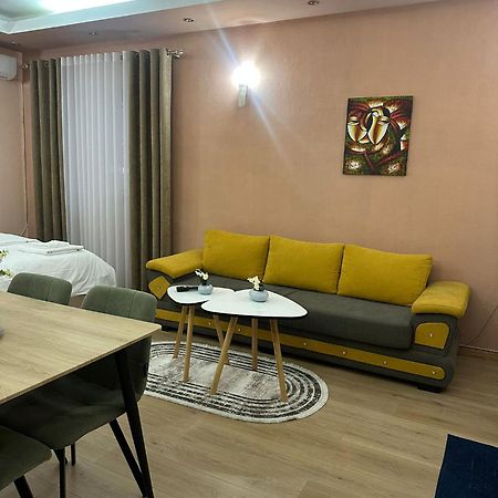 Adora Apartment Tirana Exterior photo